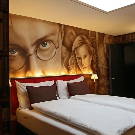 Hotel Cinema 8 Schoftland Exteriér fotografie