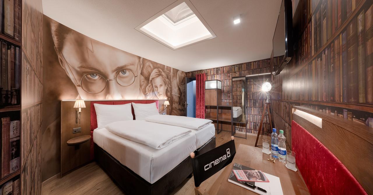 Hotel Cinema 8 Schoftland Exteriér fotografie