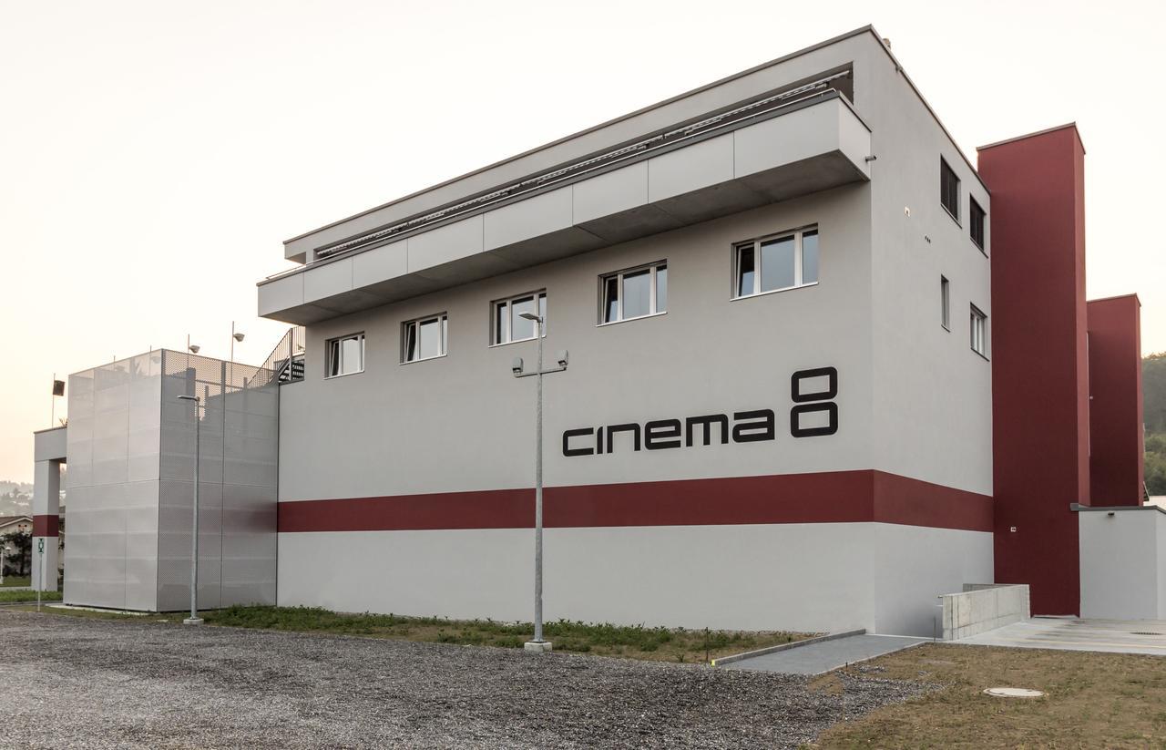 Hotel Cinema 8 Schoftland Exteriér fotografie